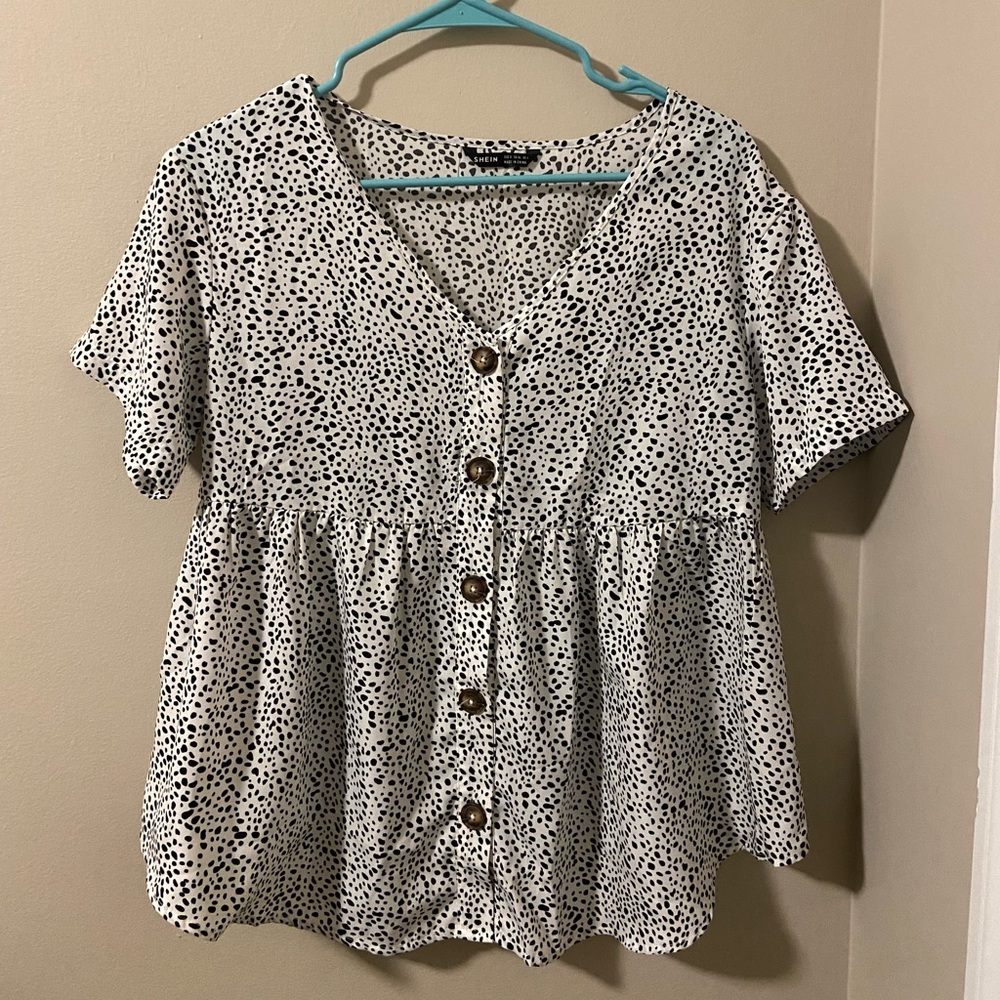 Pretty white printed smock top!